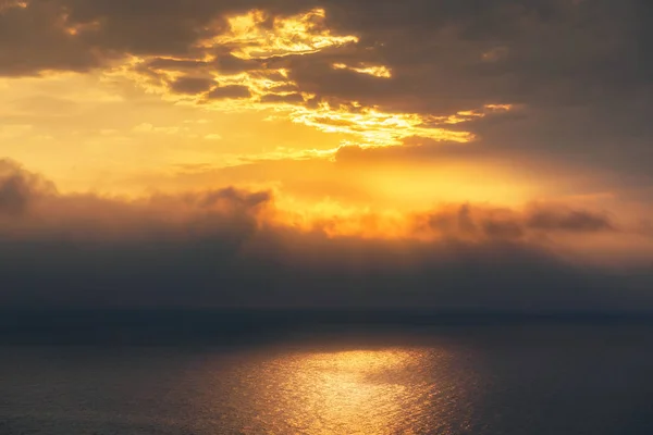 Schöne Meereslandschaft bei Sonnenuntergang — Stockfoto