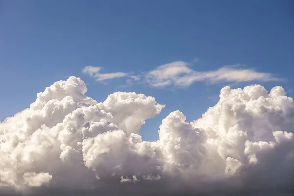 Nádherná oblačnost s mraky kumulonimbus — Stock fotografie