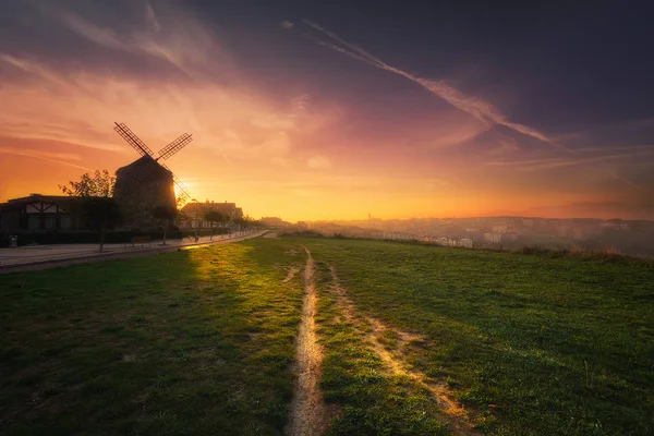 Molino de Aixerrota en Getxo al amanecer — Foto de Stock