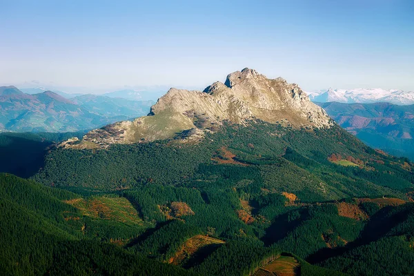 Βουνό Udalaitz στη χώρα των Βάσκων — Φωτογραφία Αρχείου