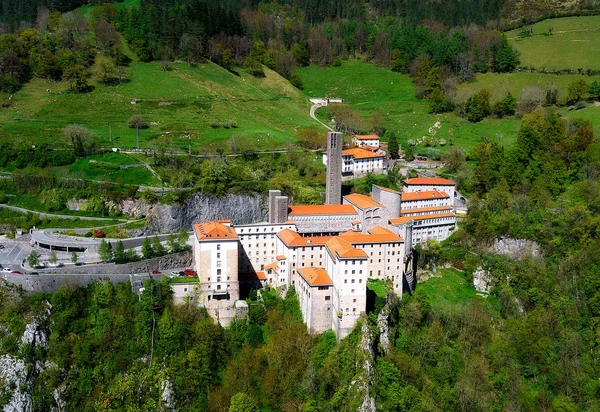 Heiligdom van Arantzazu in Gipuzkoa — Stockfoto