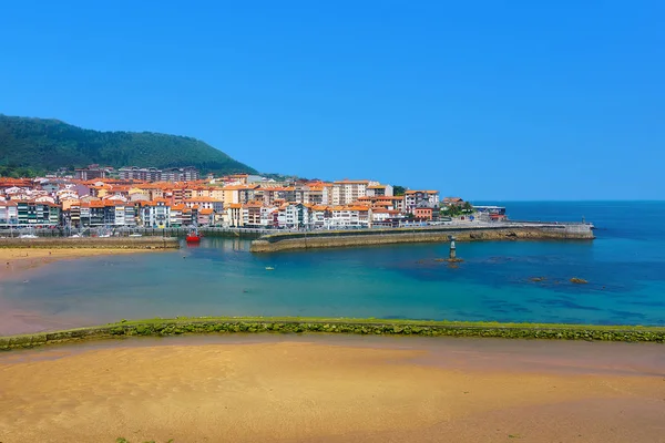 Lekeitio wieś i port w Kraju Basków — Zdjęcie stockowe