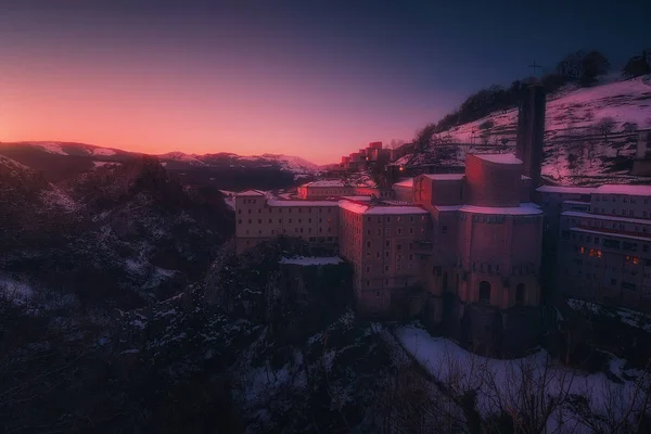 Святилище Арана в Гипускоа зимой. Страна Басков — стоковое фото