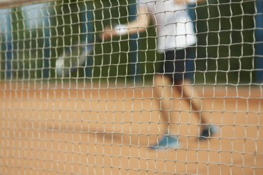 kortta tenis oyuncusu