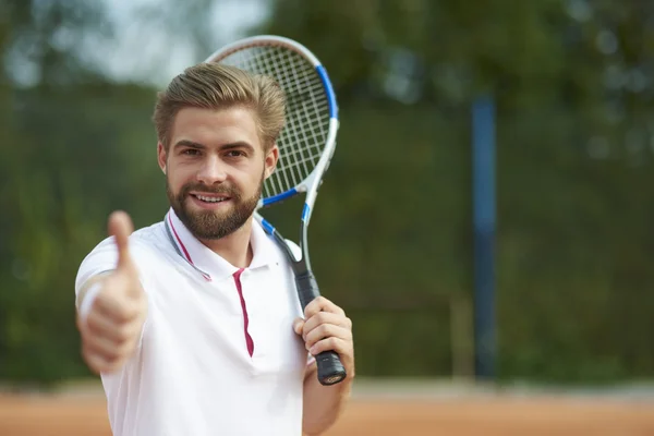 Sportivo che gioca a tennis — Foto Stock