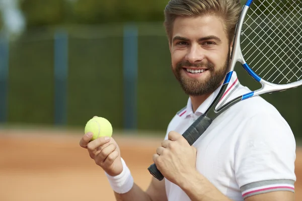 Sportsman spela tennis — Stockfoto