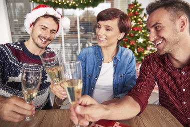 Neşeli insanlar üzerinde Noel Kutlamaları  