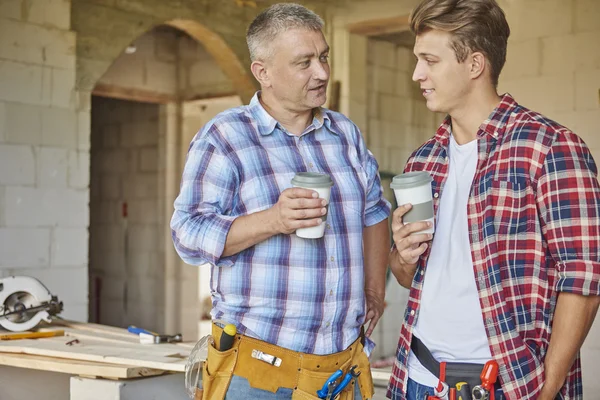 Young and middle aged carpenters — ストック写真