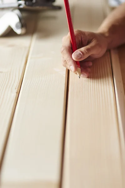 Carpenter doing woodwork — Stock fotografie