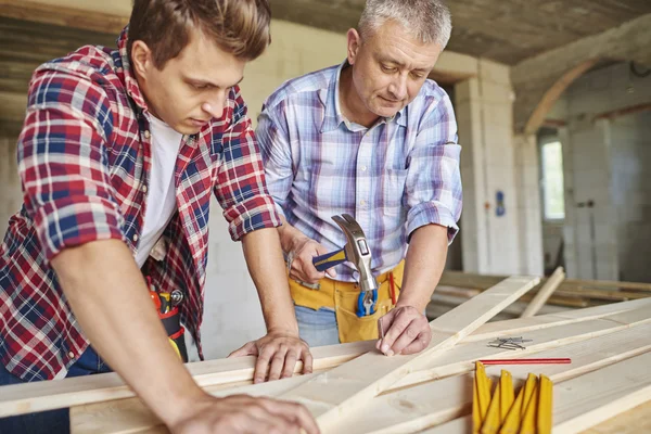 Manual workers at building object — Φωτογραφία Αρχείου