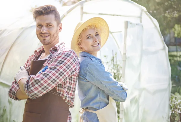 Young farmers on the field — Stock Photo, Image