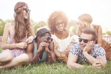 gençlerin müzik festivalinde eğlen
