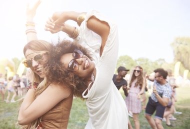 Açık havada büyük vakit kızlar