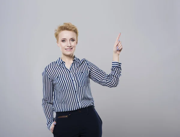 Junge blonde Geschäftsfrau — Stockfoto