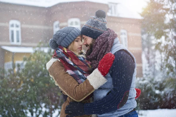 Couple in love on outdoor photo shooting — Stock Photo, Image