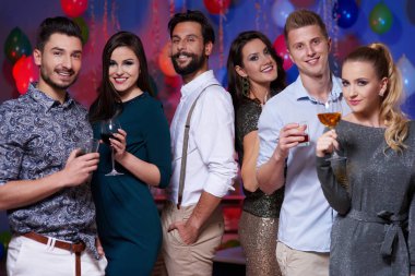 kutlama yeni yıl gençler