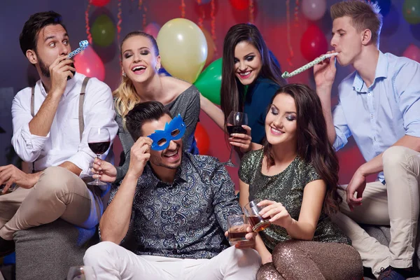 Young people celebrating new year — Stock Photo, Image