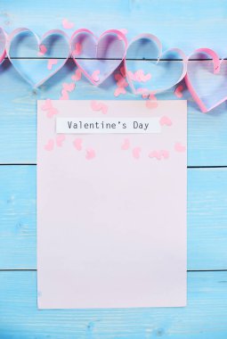 ahşap zemin üzerinde Hearts