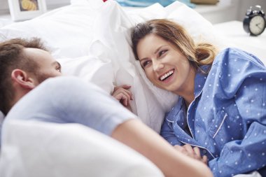 yatakta güzel Çift