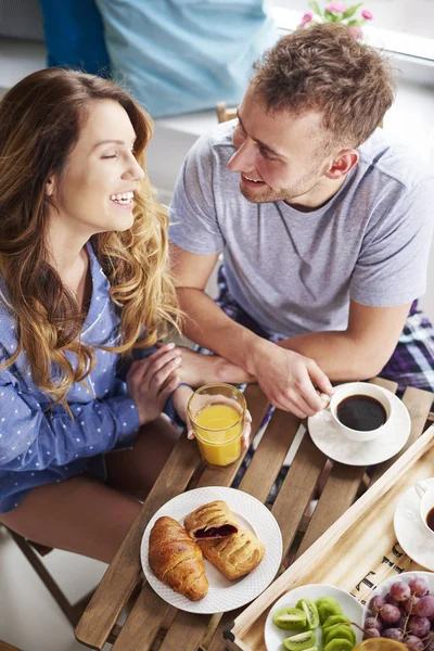 Hermosa pareja en pijama —  Fotos de Stock