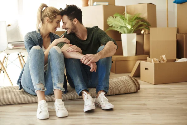 Hermosa pareja amorosa — Foto de Stock