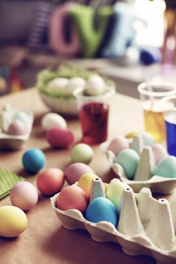 boyalı Paskalya yumurtaları