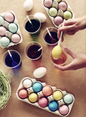 boyalı Paskalya yumurtaları