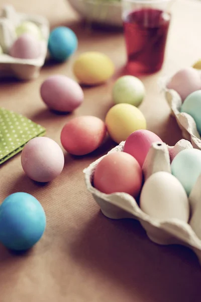 Huevos de Pascua teñidos — Foto de Stock