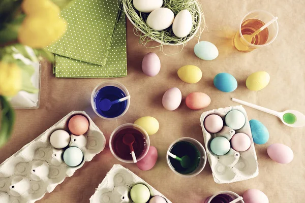 Huevos de Pascua teñidos — Foto de Stock