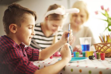 çocuk boyama Paskalya yortusu yumurta