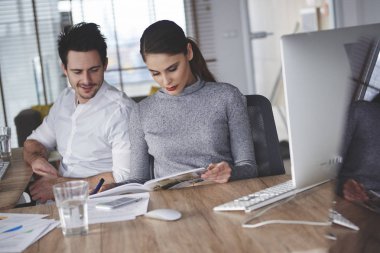 İki yaratıcı arkadaşları