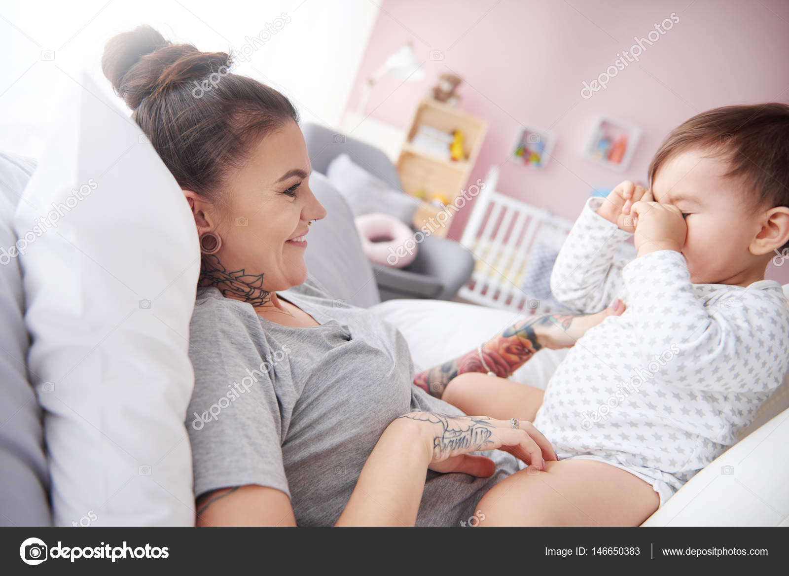 Jeune Maman Jouer Avec Bebe Image Libre De Droit Par Gpointstudio C Jeune Maman Jouer Avec Bebe Image Libre De Droit Par Gpointstudio C