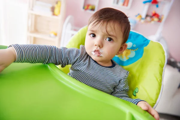 Heure du repas bébé — Photo