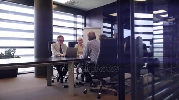 Spotkanie w sprawie nowoczesnego biura — Wideo stockowe