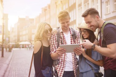 İnsanlar için yardım olarak seyir donanımları 