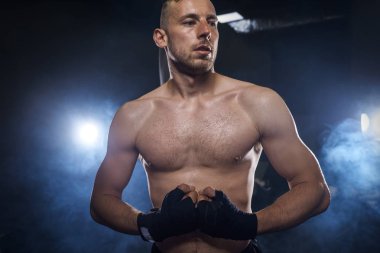 yakışıklı genç kick boks şampiyonu