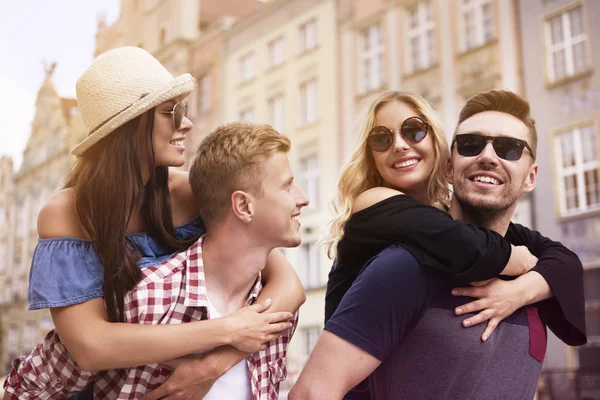 Hebben een geweldige tijd op zomertijd — Stockfoto