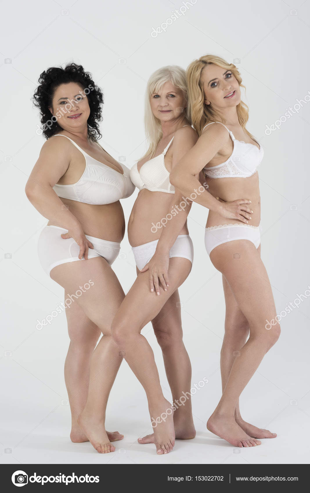 Mujeres maduras en lenceria Foto de stock 153022702 gpointstudio