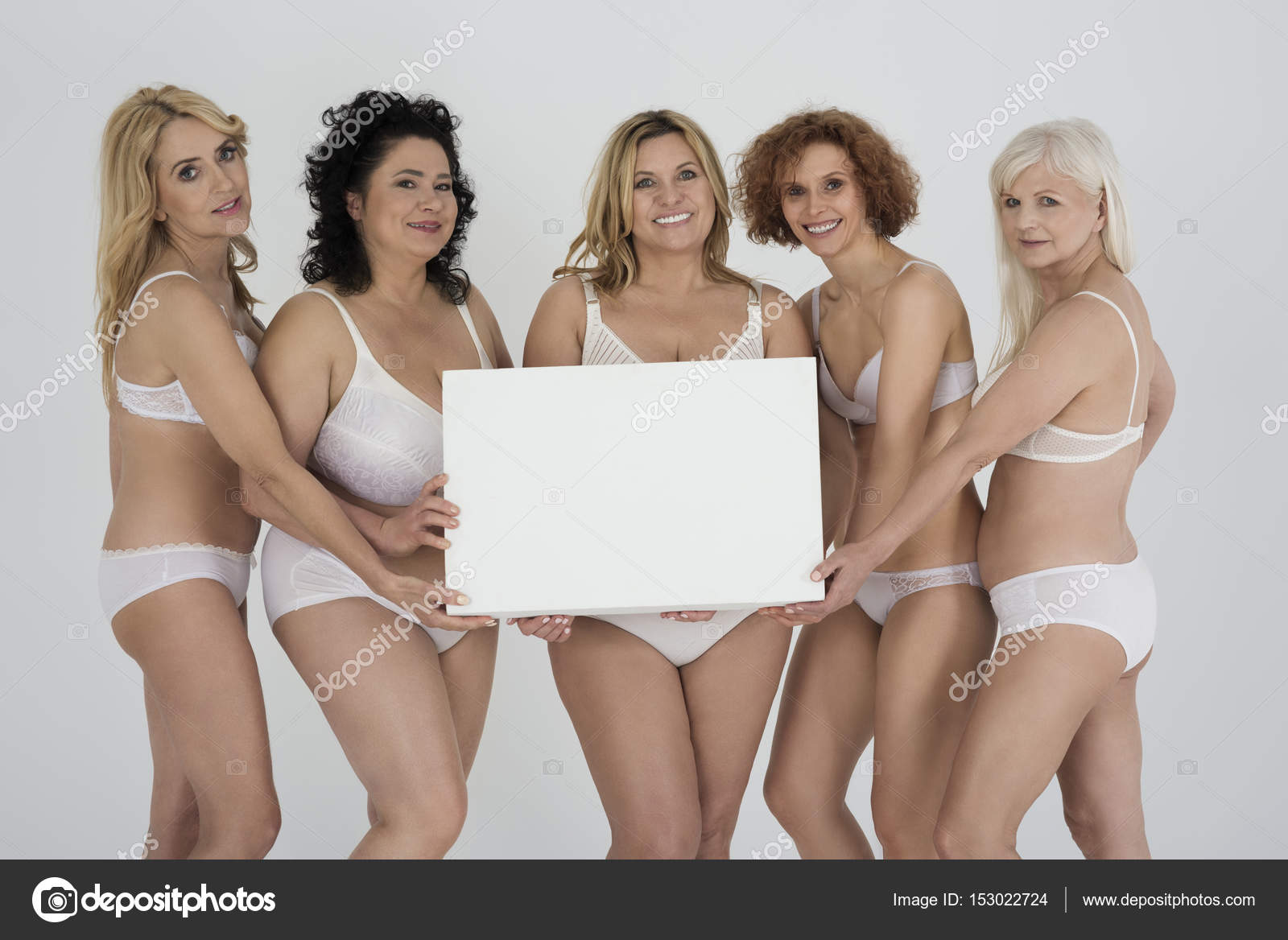 熟女・おばさん下着姿画像 ランジェリー 5 人の成熟した女性 — ストック写真 © gpointstudio #153022724