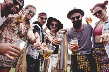 Arkadaşları onların dostluk için tost ekmegi 