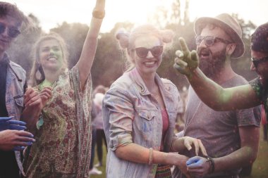 Toz Festivali insanlar dans 