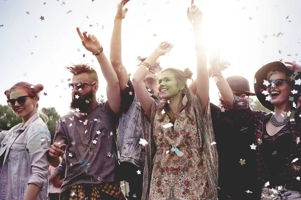 Parti birlikte kutlama arkadaş grubu 