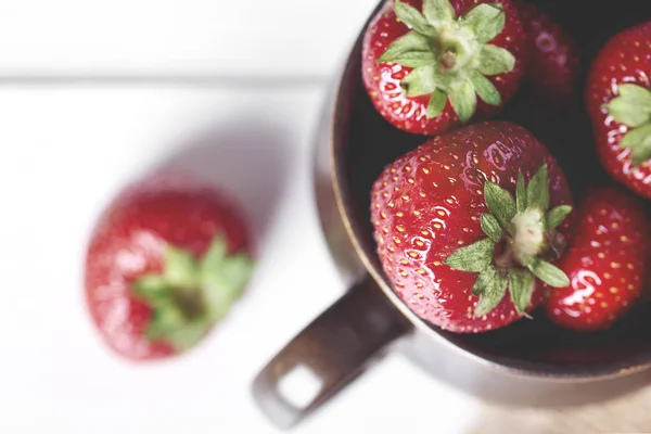 Frische reife Erdbeeren — Stockfoto