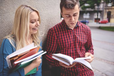 Konuşmayı öğrenciler birkaç