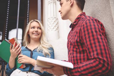 Konuşmayı öğrenciler birkaç