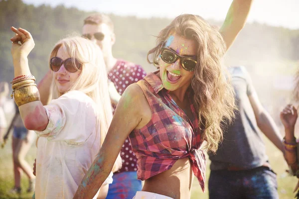 mutlu genç arkadaşlar