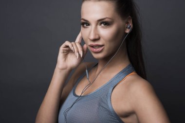 Sportif genç bayan. 