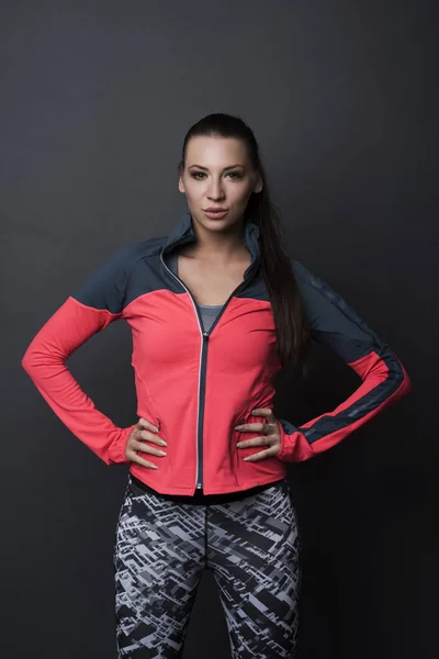 Mujer joven deportiva — Foto de Stock