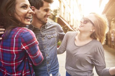 Mutlu arkadaş birlikte vakit