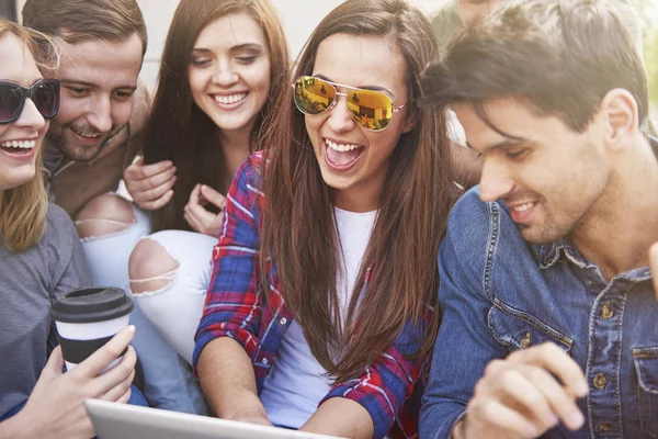 Mutlu arkadaş birlikte vakit